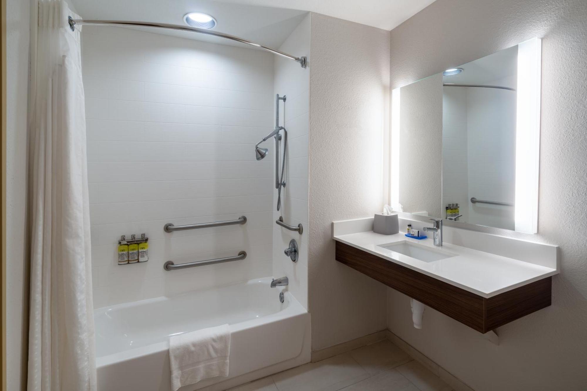 Holiday Inn Express Hotel & Suites Talladega By Ihg Exteriér fotografie